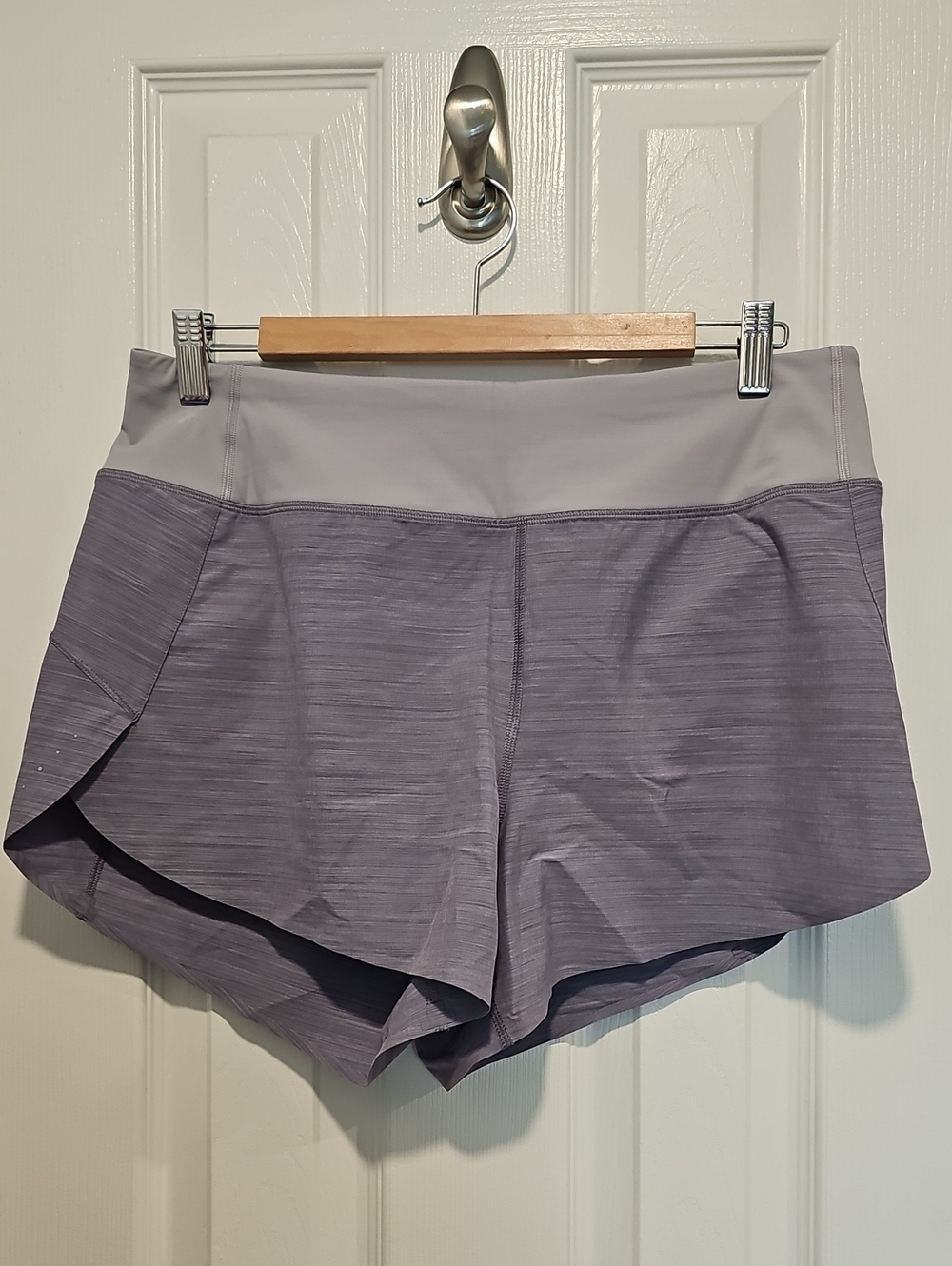 Athleta Run With It Textured 3.5" Athletic Shorts